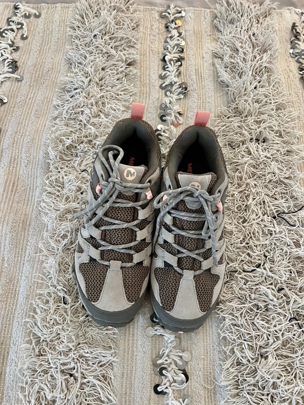 Merrell Hiking Walking Trail Shoe Alverstone | Woman’s 8.5 Aluminum